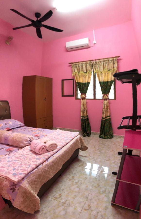 Homestay Tok Abah Dalam Rhu Pasir Puteh Exterior photo